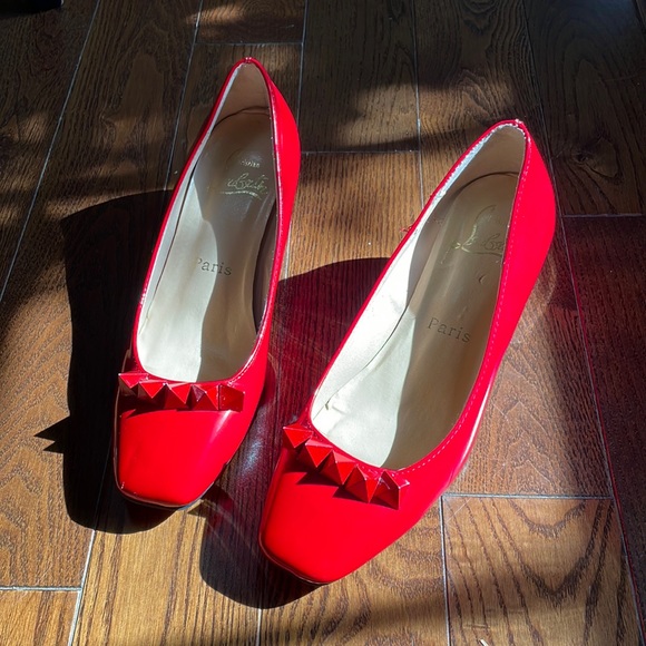 Red sole loafers with studs. - Picture 1 of 4